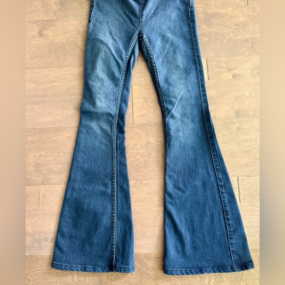 Free People/We The Free Penny Pull-on Flare Jeans - Picture 7 of 13